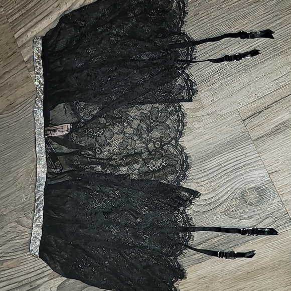 Victoria's Secret VERY SEXY SHINE Strap LACE SKIRT WITH GARTERS Attached M/L - Picture 4 of 5